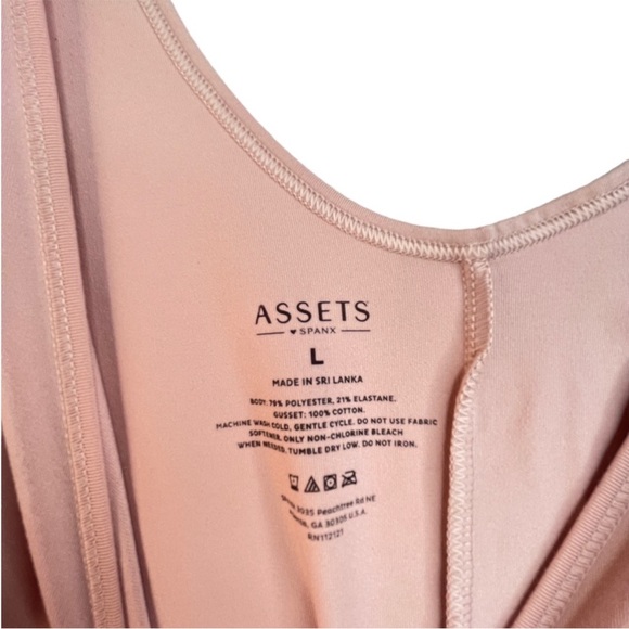 ASSETS BY SPANX Smoothing Thong Bodysuit large - Picture 6 of 8